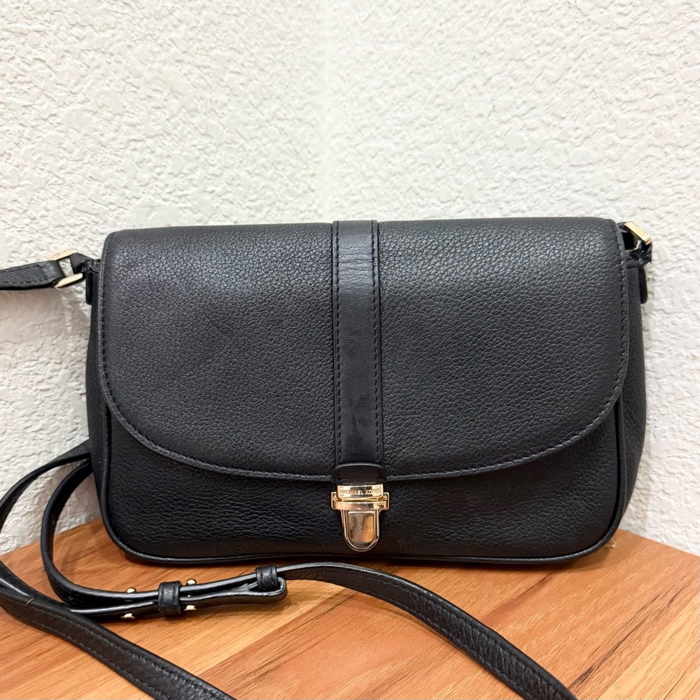 MICHAEL KORS Charlton Push Lock Accent Black Leather Crossbody Bag